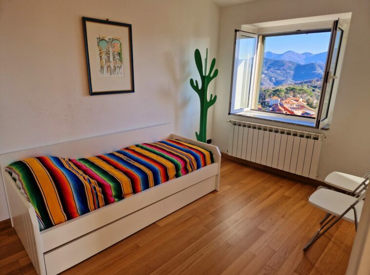 Laura-Immobiliare-vendita-leivi-attico-san-lorenzo-lato-mare-camera