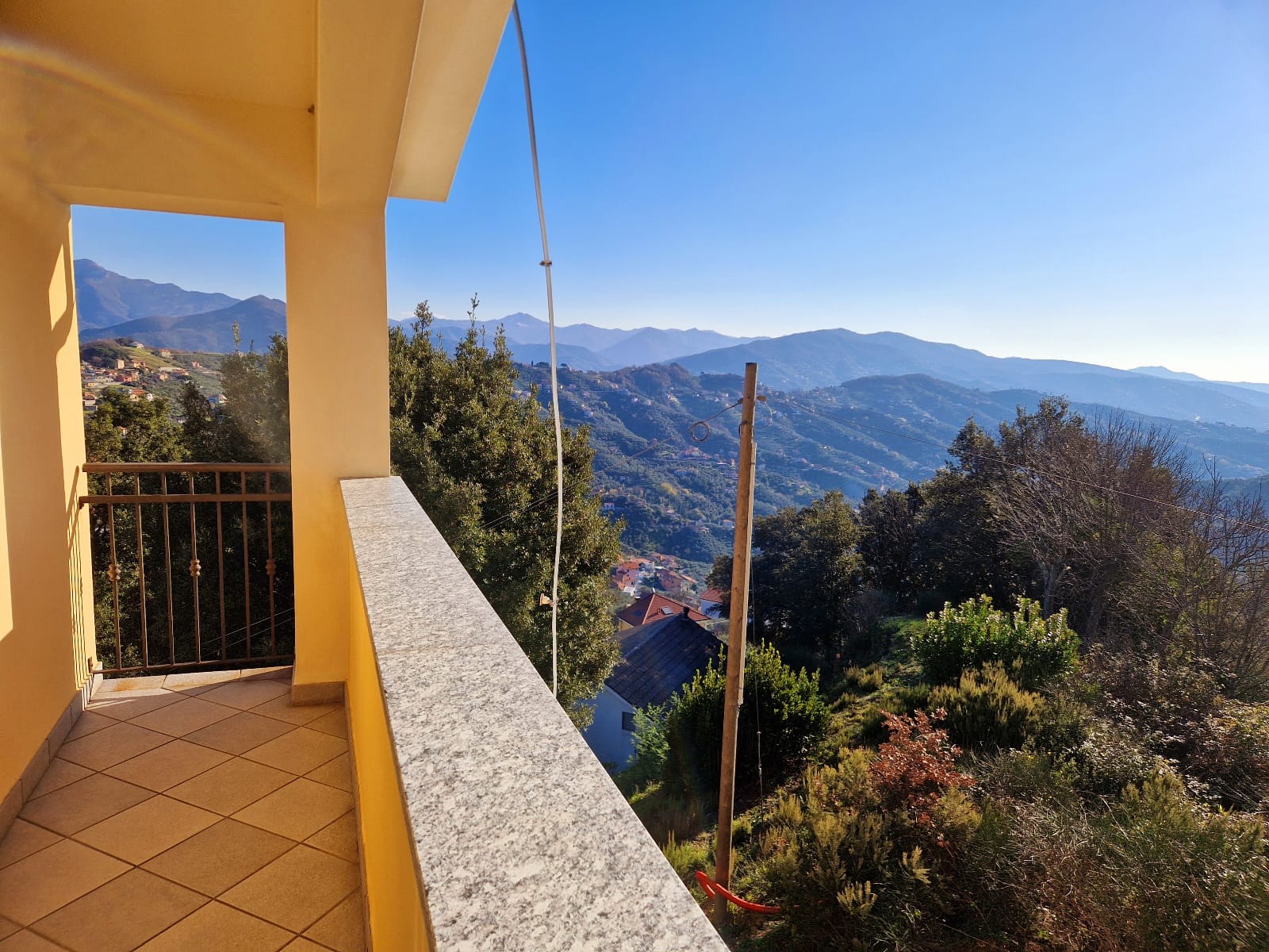 Laura-Immobiliare-vendita-leivi-attico-san-lorenzo-lato-mare-terrazzo