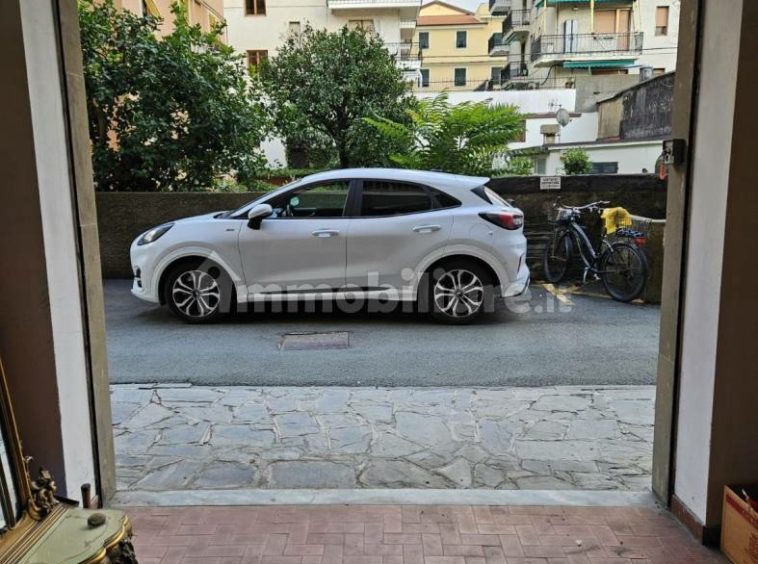 vendesi box auto a chiavari