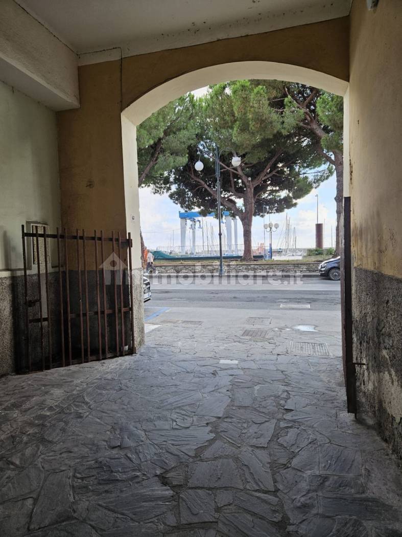 vendesi box auto a chiavari